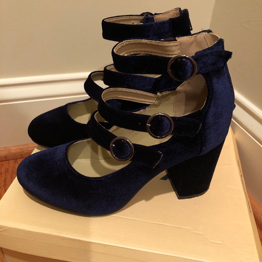 Navy foot candy
